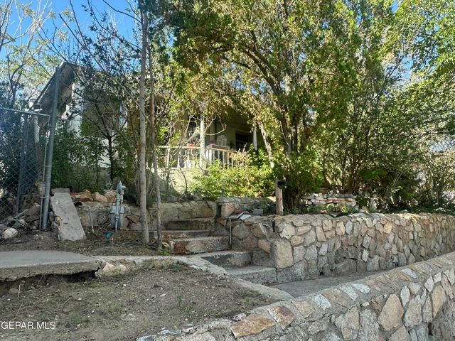 1207 N Kansas Street, El Paso, TX 79902