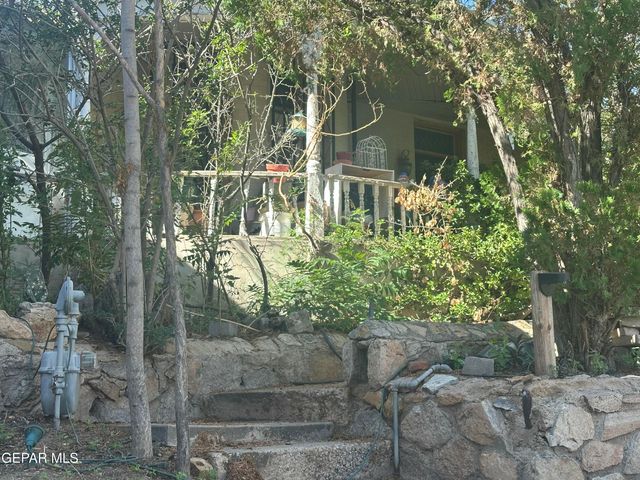 1207 N Kansas Street, El Paso, TX 79902