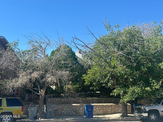 1207 N Kansas Street, El Paso, TX 79902