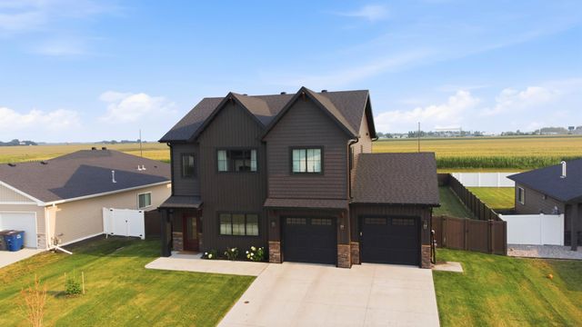 4335 23rd Avenue S, Moorhead, MN 56560