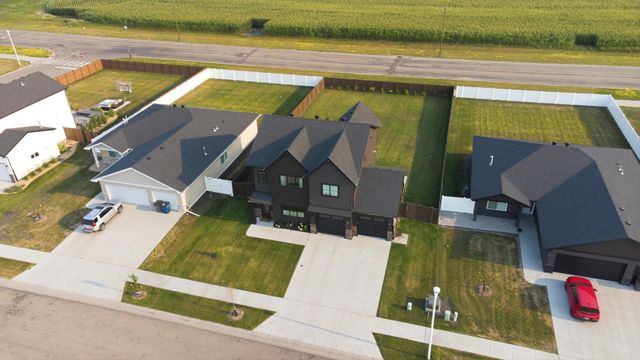 4335 23rd Avenue S, Moorhead, MN 56560