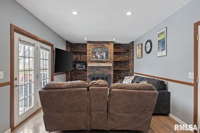 3304 Ellendale Drive, Springfield, IL 62704