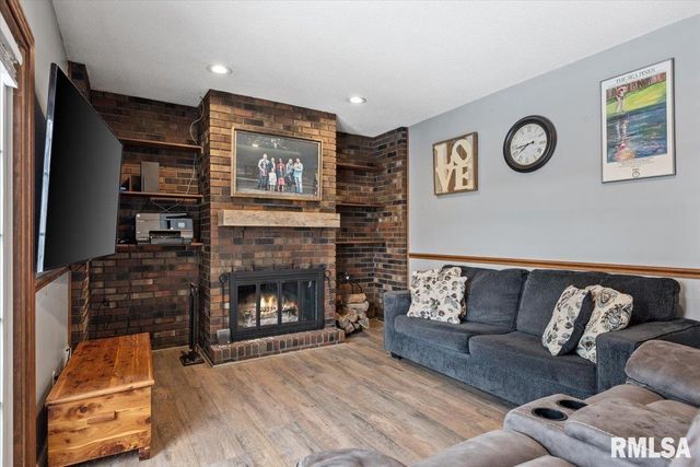 3304 Ellendale Drive, Springfield, IL 62704