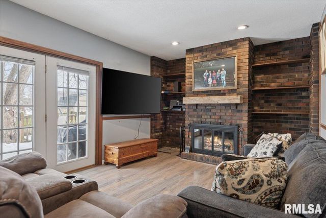 3304 Ellendale Drive, Springfield, IL 62704