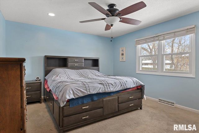 3304 Ellendale Drive, Springfield, IL 62704