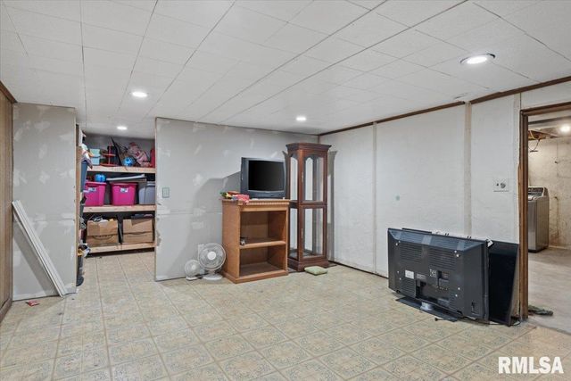 3304 Ellendale Drive, Springfield, IL 62704