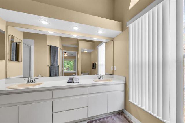4704 LIGHTERWOOD WAY, Valrico, FL 33596