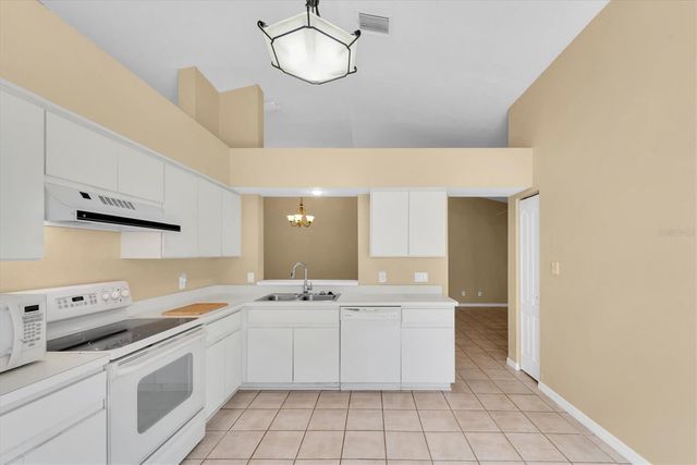 4704 LIGHTERWOOD WAY, Valrico, FL 33596