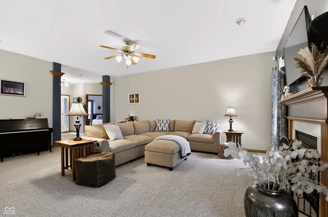 40 Decourcy Lane, Franklin, IN 46131
