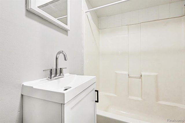 22570 Tulane Avenue, Farmington, MI 48336