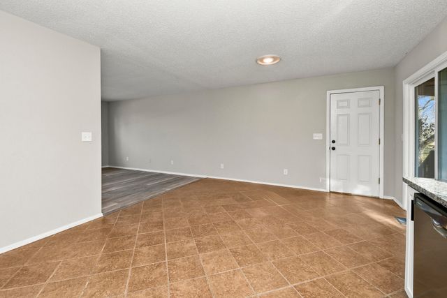 600 S 10th Avenue, Ozark, MO 65721