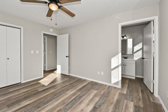 600 S 10th Avenue, Ozark, MO 65721