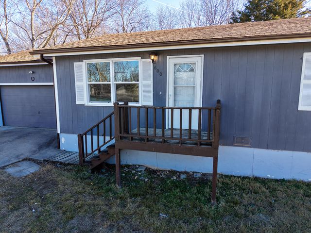 600 S 10th Avenue, Ozark, MO 65721