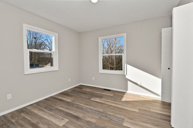 600 S 10th Avenue, Ozark, MO 65721