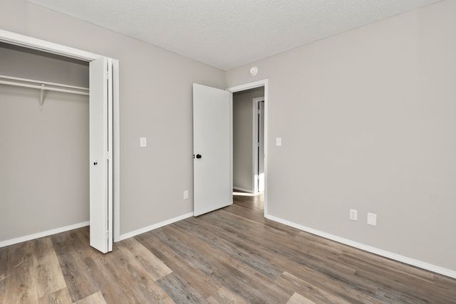 600 S 10th Avenue, Ozark, MO 65721