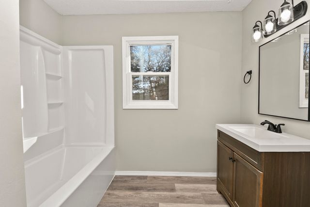 600 S 10th Avenue, Ozark, MO 65721