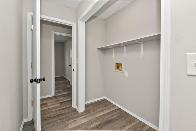 600 S 10th Avenue, Ozark, MO 65721