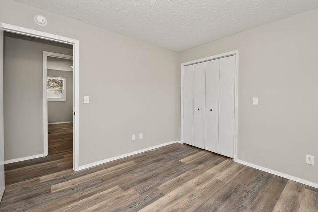 600 S 10th Avenue, Ozark, MO 65721