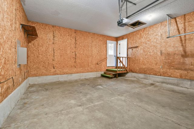 600 S 10th Avenue, Ozark, MO 65721