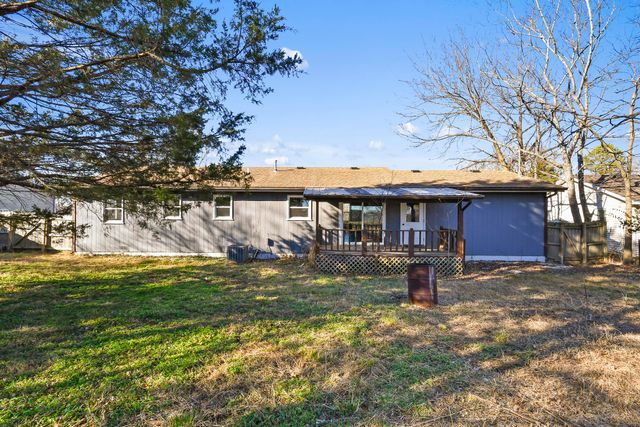 600 S 10th Avenue, Ozark, MO 65721