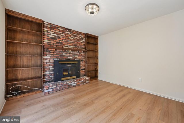 5 TUCKERTON RD, Shamong Twp, NJ 08088