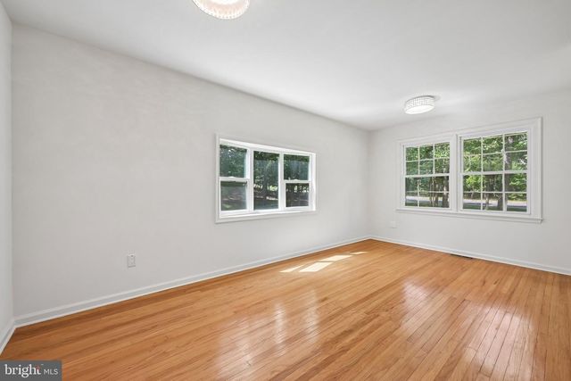5 TUCKERTON RD, Shamong Twp, NJ 08088
