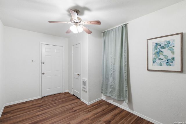 618 E IRELAND ST, Seguin, TX 78155