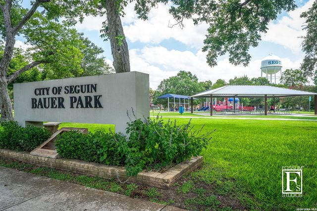 618 E IRELAND ST, Seguin, TX 78155
