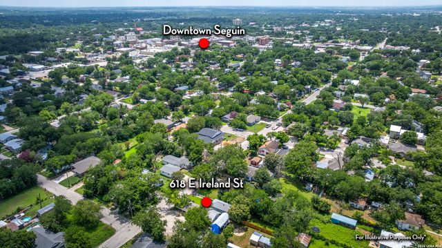 618 E IRELAND ST, Seguin, TX 78155