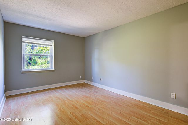 726 Zorn Ave 5, Louisville, KY 40206