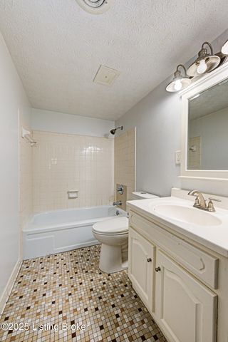 726 Zorn Ave 5, Louisville, KY 40206