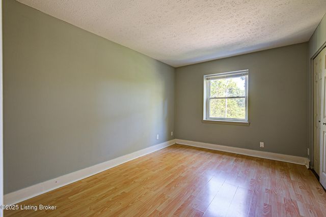 726 Zorn Ave 5, Louisville, KY 40206