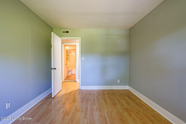 726 Zorn Ave 5, Louisville, KY 40206