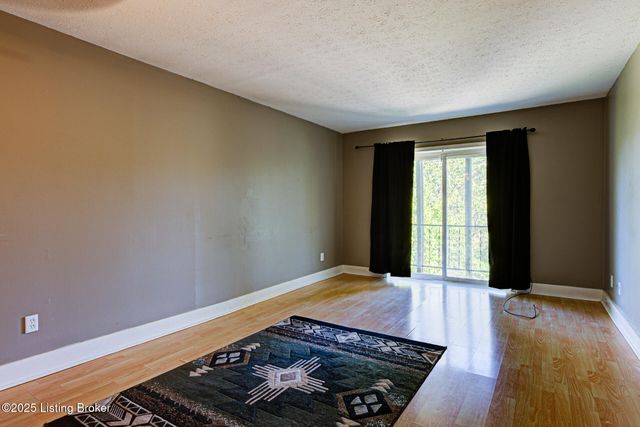 726 Zorn Ave 5, Louisville, KY 40206