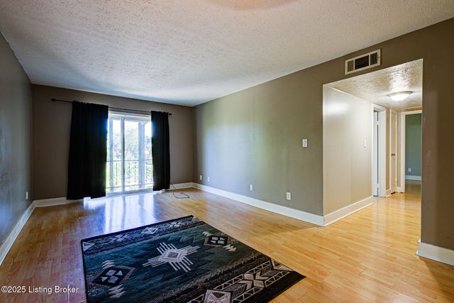 726 Zorn Ave 5, Louisville, KY 40206