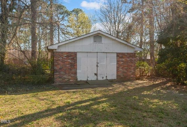414 York Road, Fayetteville, NC 28303