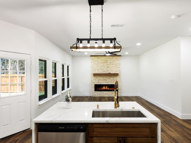 105 Oakwood Drive, Trinidad, TX 75163