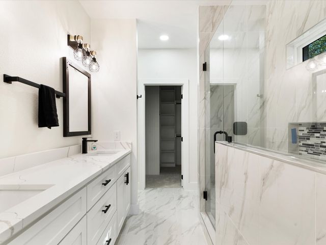 105 Oakwood Drive, Trinidad, TX 75163