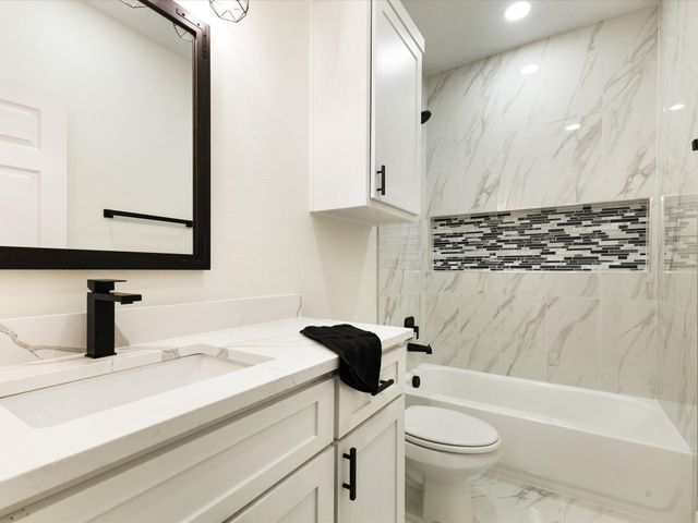 105 Oakwood Drive, Trinidad, TX 75163