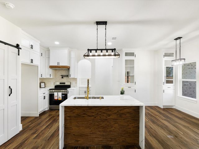 105 Oakwood Drive, Trinidad, TX 75163