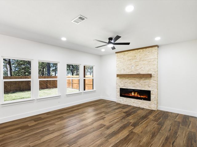 105 Oakwood Drive, Trinidad, TX 75163