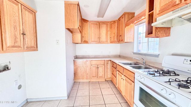2717 Idalia Avenue B, El Paso, TX 79930