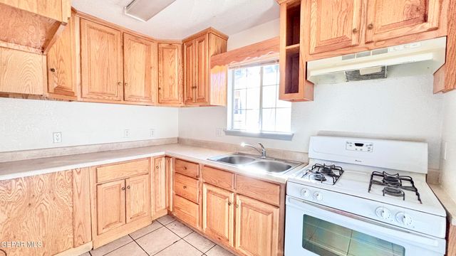 2717 Idalia Avenue B, El Paso, TX 79930