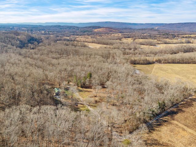 325 Evening Shadow Lane, Whitwell, TN 37397