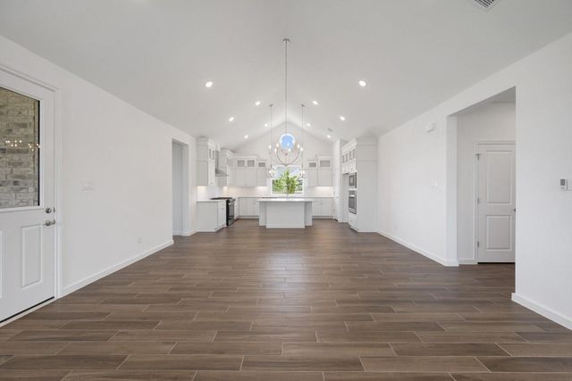 215 Dunovant Drive, Sealy, TX 77474