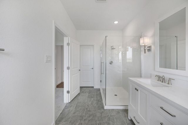 215 Dunovant Drive, Sealy, TX 77474