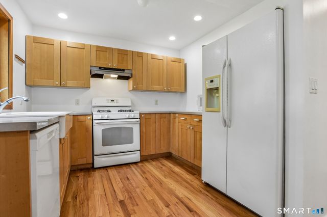 23 Edwards Street 1, New Haven, CT 06511