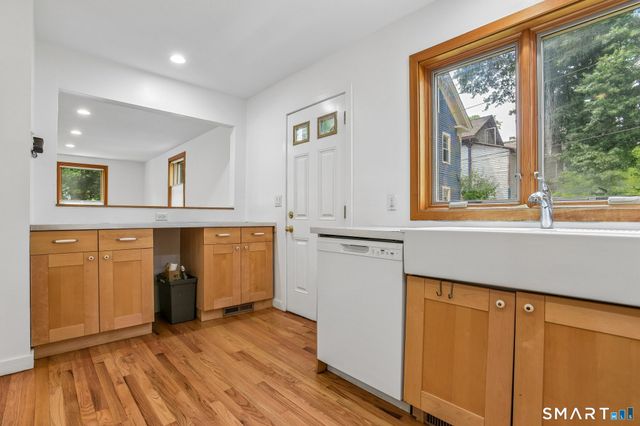 23 Edwards Street 1, New Haven, CT 06511