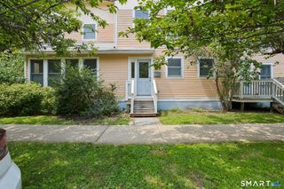 23 Edwards Street 1, New Haven, CT 06511