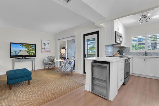 3200 Gulf Shore BLVD N 105, Naples, FL 34103